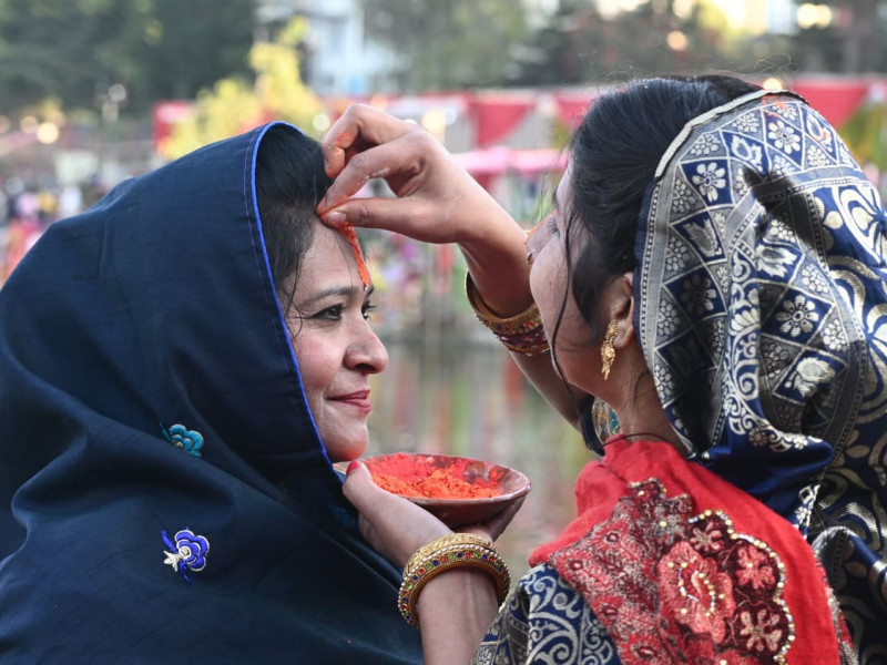 छठकाे मुख्य दिन आज, सूर्यदेवको आराधना गरी मनाइँदै
